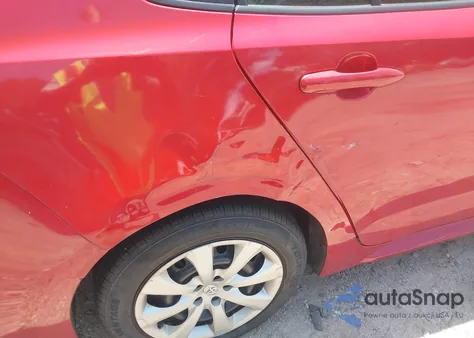 2021 Toyota Corolla Le z USA, uszkodzony, nr VIN JTDEPMAE8MJ176331